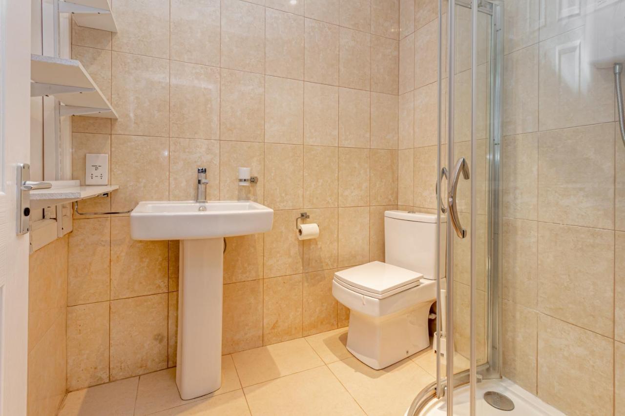 Guest Homes - Trinity Flat Worcester Ngoại thất bức ảnh